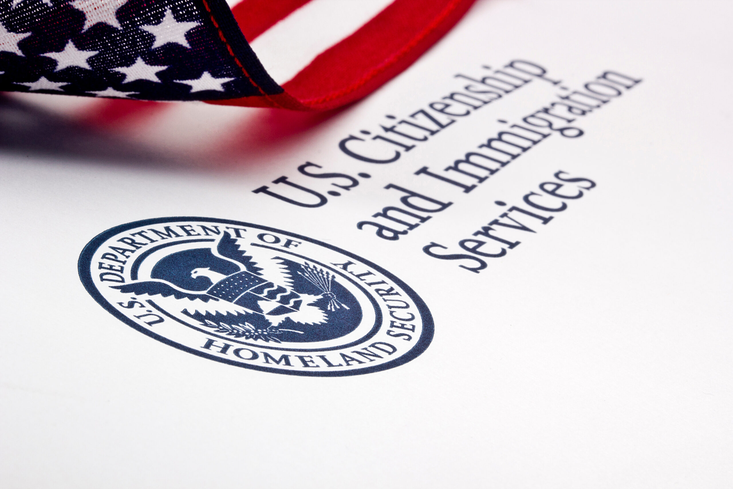 Fotografía de un logotipo del Departamento de Seguridad Nacional de Estados Unidos.