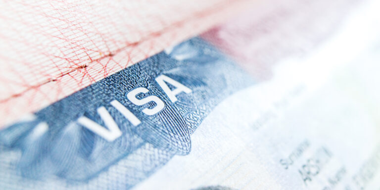 Sello de visado viaje pasaporte inmigración macroemigración